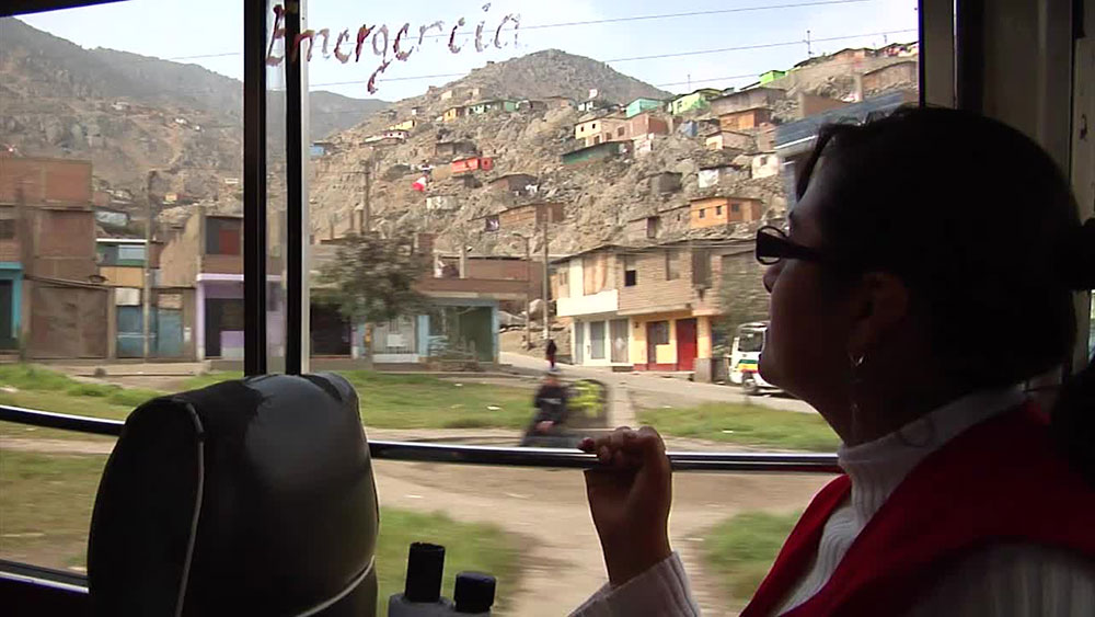 aniquem-bus-ride-slums