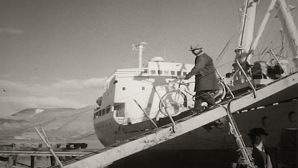 de-vergeten-held-spitsbergen-aankomst-boot